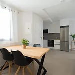 شقة Atrium Building By Mycanaryhomes *