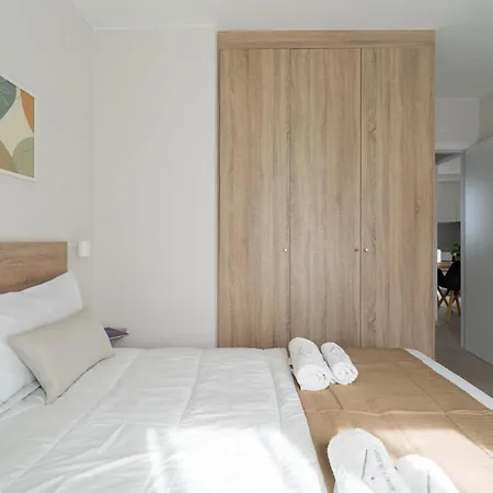 아파트 Atrium Building By Mycanaryhomes *