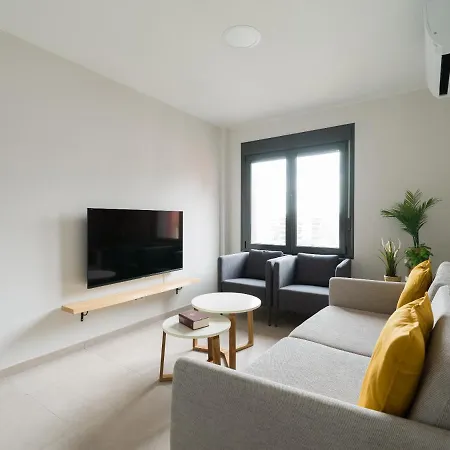 Atrium Building By Mycanaryhomes 아파트 *