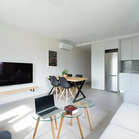 Atrium Building By Mycanaryhomes * 라스팔마스