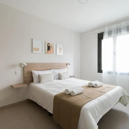 Atrium Building By Mycanaryhomes 아파트 *