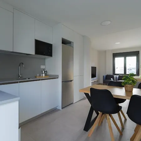 Atrium Building By Mycanaryhomes 아파트