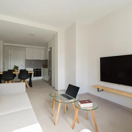 아파트 Atrium Building By Mycanaryhomes *