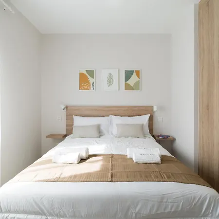 Atrium Building By Mycanaryhomes 아파트