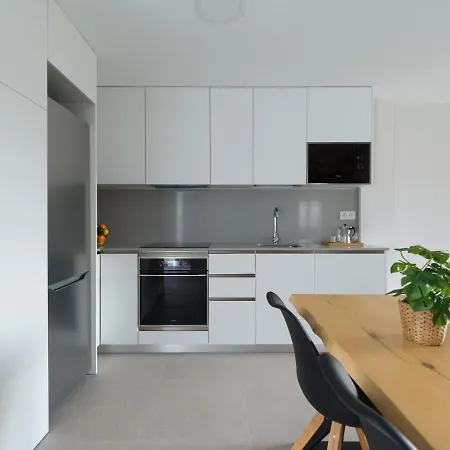 Atrium Building By Mycanaryhomes 아파트 *