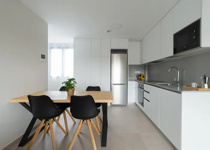 Atrium Building By Mycanaryhomes 公寓 *