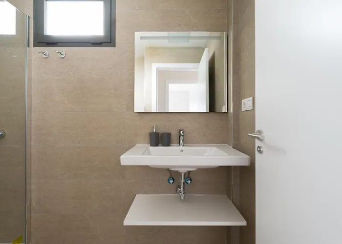 Atrium Building By Mycanaryhomes *