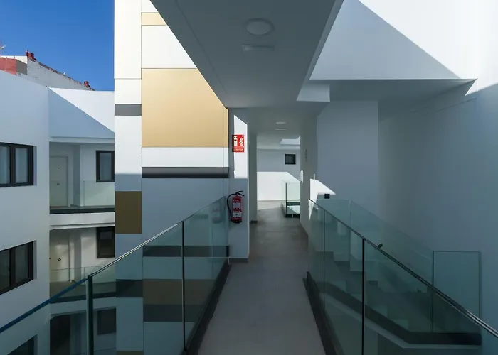 公寓 Atrium Building By Mycanaryhomes