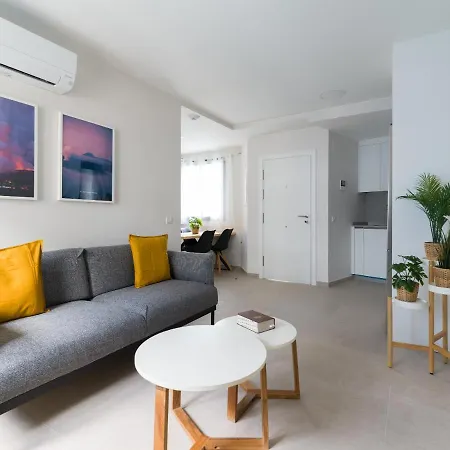 Atrium Building By Mycanaryhomes Las Palmas / Gran Canaria